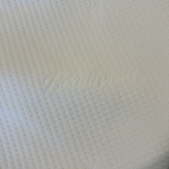 King size Beautyrest thick pillow cases protector with zipper - Picture 4 of 6